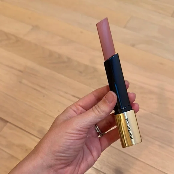 Hourglass Vanish Blush in Loyal - Picture 3 of 3